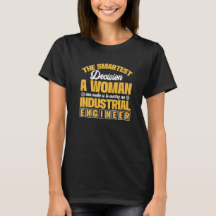 女が立てる決断は結婚だ Tシャツ