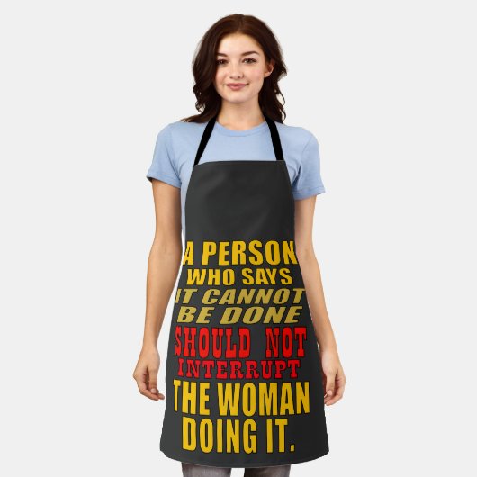 女にやらせるな エプロン (着用した状態)