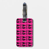 女のおもしろい子がホットピンクのフェミニストの才能を支配 ラゲッジタグ (裏面縦)