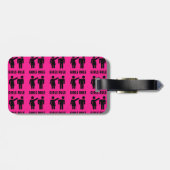 女のおもしろい子がホットピンクのフェミニストの才能を支配 ラゲッジタグ (裏面横)