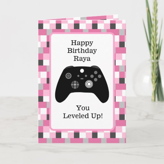 女のパーソナライズされた子のためのゲームをテーマにした誕生日カード カード (正面)