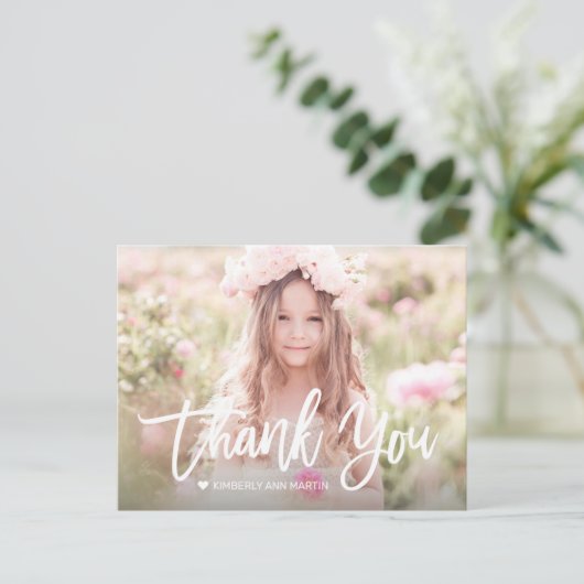 女のモダン子フォトスクリプト誕生日サンキューカード ポストカード (スタンド正面)