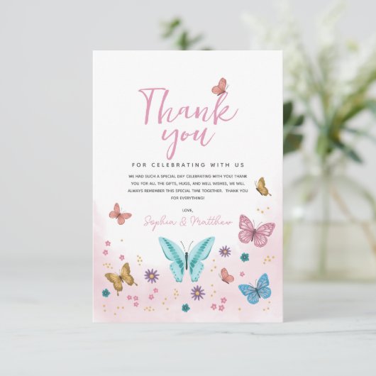 女の子かわいいお洒落ピンクの蝶m赤ちゃんシャワー サンキューカード (スタンド正面)