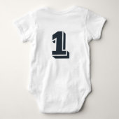 女の子かわいいワンピンクサッカー第1誕生日 ベビーボディスーツ (裏面)