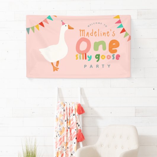 女の子かわいワン間抜けグース1歳の誕生日へようこそ 横断幕 (インサイチュ)