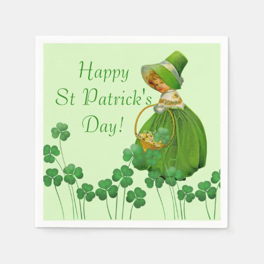女の子がシャムロックを選ぶ聖パトリックの日 スタンダードカクテルナプキン (正面)