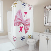 女の子がシャワーカーテンを引く シャワーカーテン (インサイチュ)