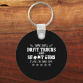 女の子がトラックを運転して銃を撃つ キーホルダー (裏面)