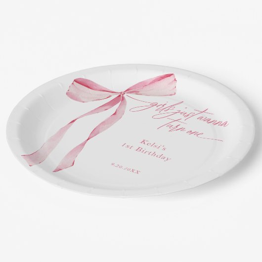 女の子がピンクの弓を1つ回したい1歳の誕生日 ペーパープレート (アングル)