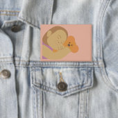 女の子が熊を抱きしめる 缶バッジ (インサイチュ)