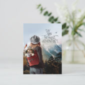 女の子が猫と一緒にバックパックで旅をする ポストカード (スタンド正面)