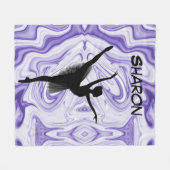 女の子が白と紫の渦巻きを踊る フリースブランケット (正面(横))