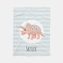 女の子たちがかわいいモダンピンクのトリケラトップス恐竜の子どもたち