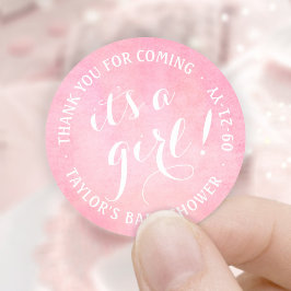 女の子だよ！ピンクの水彩スクリプト ベビーシャワー ラウンドシール