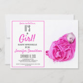 女の子だ！ピンクベビー散布フォト招待状 招待状 (正面)