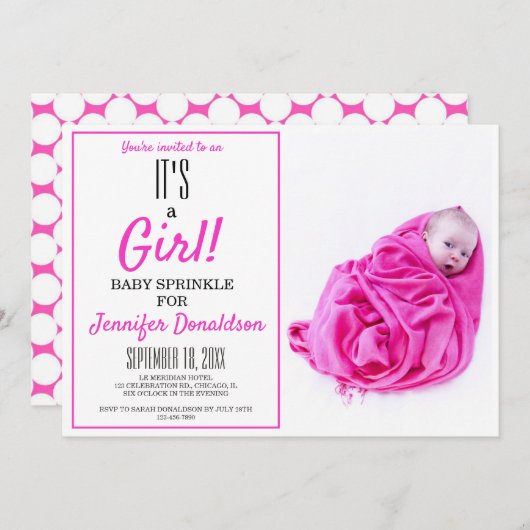女の子だ！ピンクベビー散布フォト招待状 招待状 (正面/裏面)