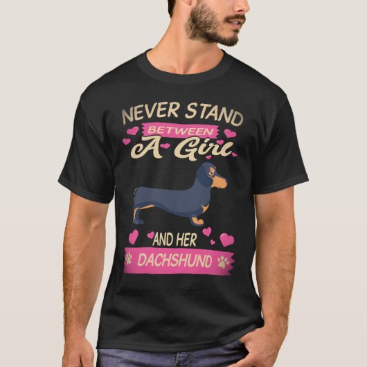 女の子とダックスフントの間には立たないで Tシャツ (正面)