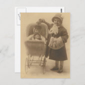 女の子と彼女の人形の馬車のポストカード ポストカード (正面/裏面)