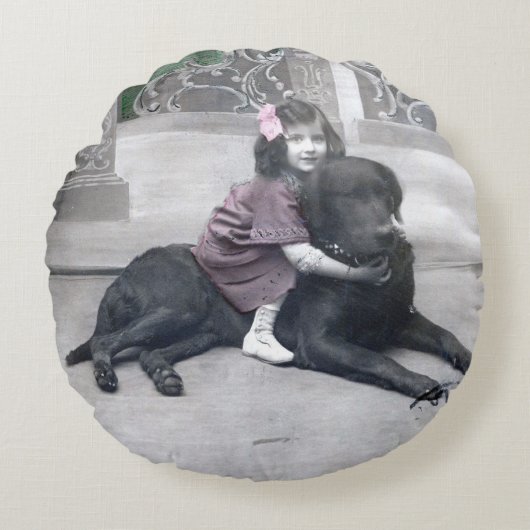 女の子と彼女の犬 ラウンドクッション (正面)