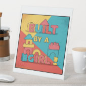 女の子によって構築 – 子供たちのデザインを強化 台座サイン (インサイチュ)