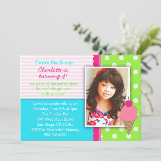 女の子のためのアイスクリームのバースデーパーティ招待状 招待状 (スタンド正面)