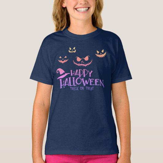 女の子のためのハッピーハローウィン衣装のトリックまたは治療 Tシャツ (正面)