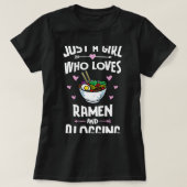 女の子のためのラーメンとブログのアニメギフト Tシャツ (デザイン正面)