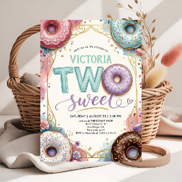 女の子のための2歳の誕生日お祝いにぴったりな「Two Sweet」ドーナツのバースデー招待状 招待状