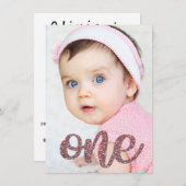 女の子のばら色の金ゴールドのグリッターの写真の最初誕生日 招待状 (正面/裏面)