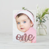 女の子のばら色の金ゴールドのグリッターの写真の最初誕生日 招待状 (スタンド正面)