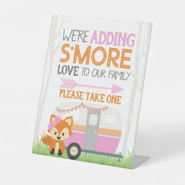 女の子のより愛RVキャンパーウッドランドベビーシャワー 台座サイン