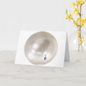 女の子のイヤリングが付いている真珠 カード (黄色い花)