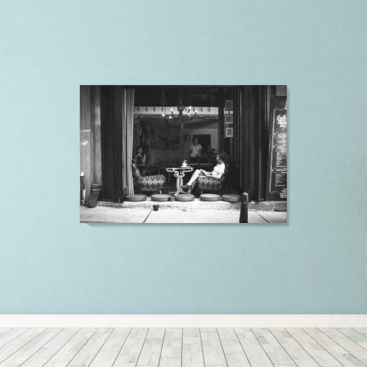 女の子のカフェとコーヒーTIme -通り写真 キャンバスプリント (インサイチュ (ウッドフロア))