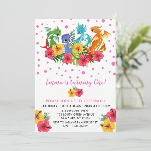 女の子のカラフルな恐竜の熱帯最初誕生日 招待状 (スタンド正面)