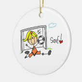 女の子のサッカーのゴールの看守のTシャツおよびギフト セラミックオーナメント (左)