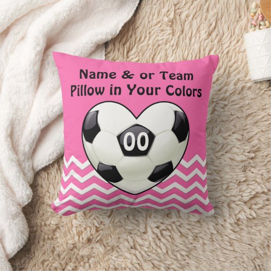 女の子のサッカーの選手、あなたの文字および色のためのギフト クッション (ブランケット)