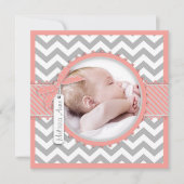 女の子のシェブロンのプリントの誕生の発表の写真カード 案内状 (正面)