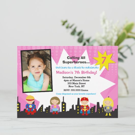 女の子のスーパーヒーローの写真のバースデーパーティ招待状 招待状 (スタンド正面)