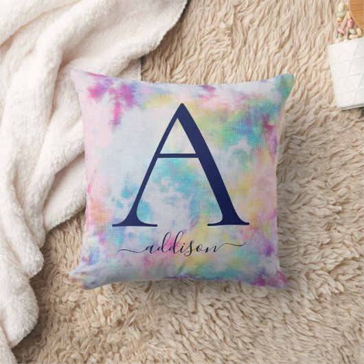 女の子のタイカラフルダイのモノグラム名投げ クッション (ブランケット)