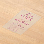 女の子のタイポグラフィピンクベビーガールベビーシューウェ アクリル招待状 (レイダウン)