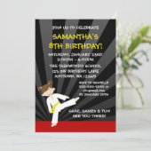 女の子のテコンドーの空手の黄色ベルトの誕生日 招待状 (スタンド正面)