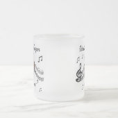 女の子のバイオリンプレーヤーのTシャツおよびギフト フロストグラスマグカップ (中央)