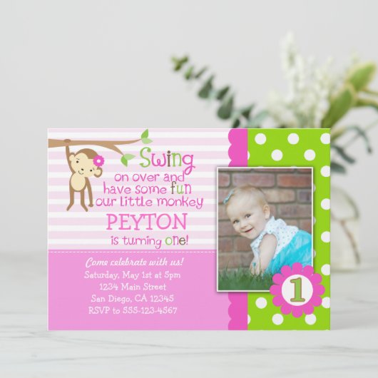 女の子のピンクのためのモダンな猿の誕生日の招待状 招待状 (スタンド正面)