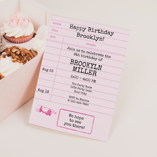 女の子のピンクの本のクラブの図書館カード 招待状