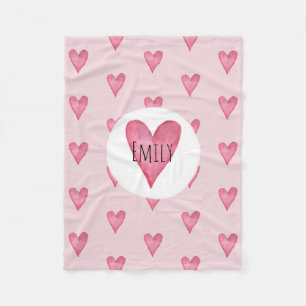 『女の子のピンクの水彩ハートと名前の子どもの名前』 フリースブランケット