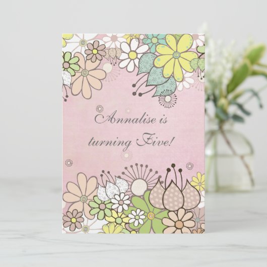 女の子のピンクの誕生会のカスタムな招待の招待状 招待状 (スタンド正面)