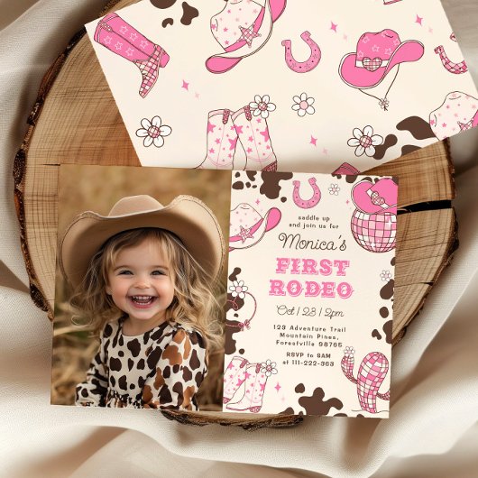 女の子のファーストロデオ 1歳の誕生日パーティーの写真 招待状