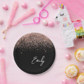 女の子のブラック ローズゴールド グリッター モノグラム ペーパープレート (パーティー)