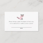 女の子のベビーシャワーのためのアライグマのおむつのラッフルカード エンクロージャーカード (正面)