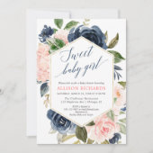 女の子のベビーシャワーの赤面のピンクの濃紺の花柄 招待状 (正面)